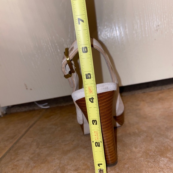 UGG peep toe heels size 6 - Picture 9 of 9